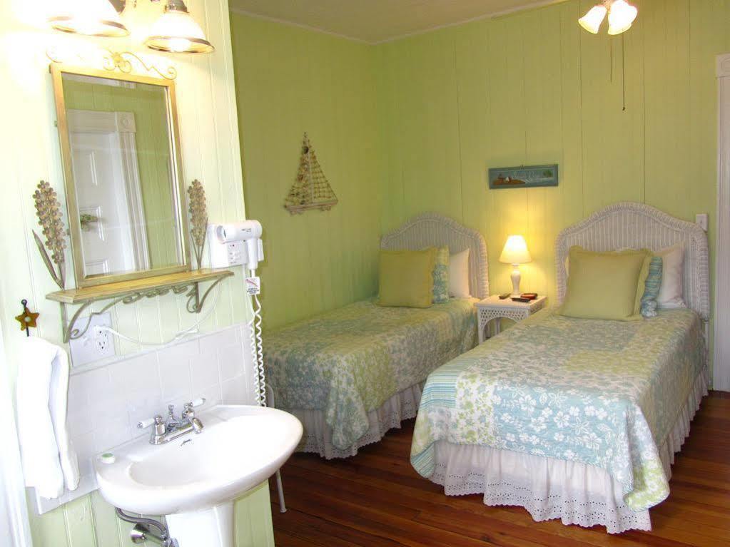 Inkwell Beach Cottage Oak Bluffs Exterior photo